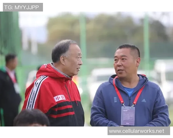 赛后分析:上海足球队与南京足球队的表现与状态对比探讨 赛后分析:上海足球队与南京足球队的表现与状态对比探讨