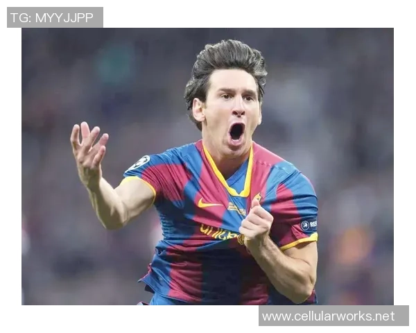 足球巨星成长之路早期照片揭秘与回顾 足球巨星成长之路早期照片揭秘与回顾