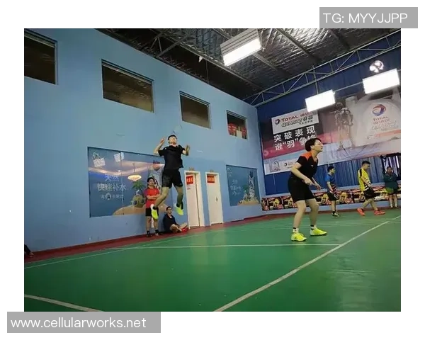 重庆羽毛球队在精英赛中以64分稳居积分榜首位展现强劲实力 重庆羽毛球队在精英赛中以64分稳居积分榜首位展现强劲实力